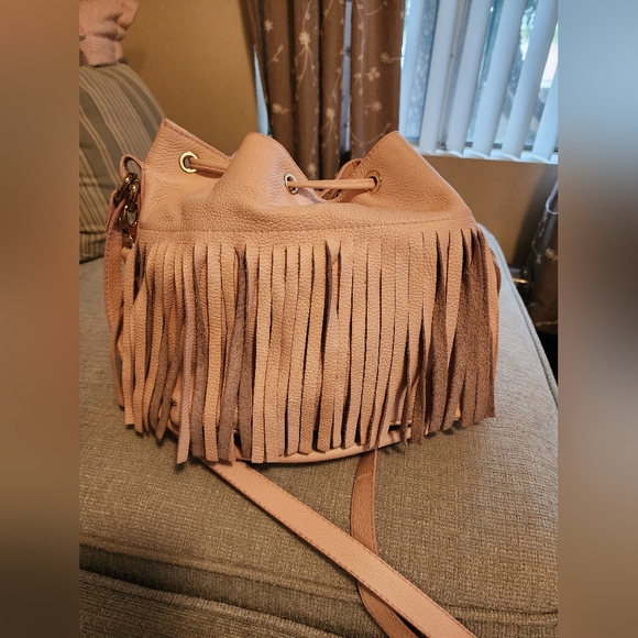 Gently used genuine leather made in Italy bucket bag with fringe - Picture 2 of 4